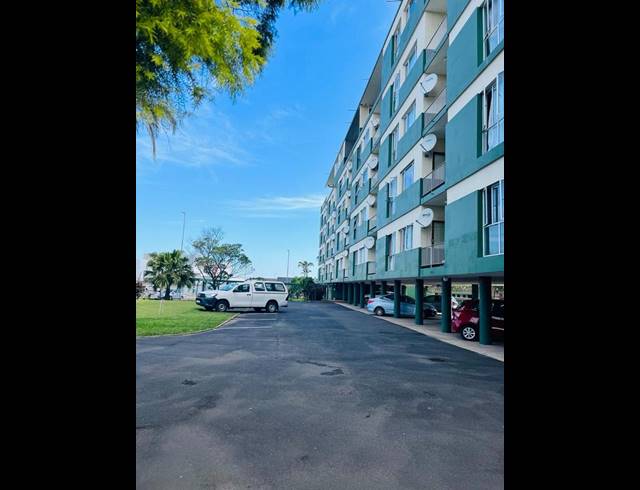 3 BEDROOM APARTMENT FOR SALE IN FIELDS HILL